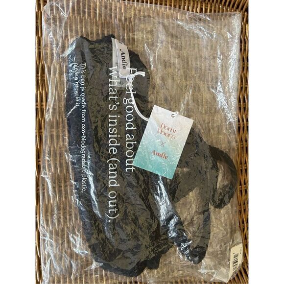 🐿️ NWT Andie Swim The Demi Moore Collection The Monaco Bikini Top Black XS - Picture 2 of 4